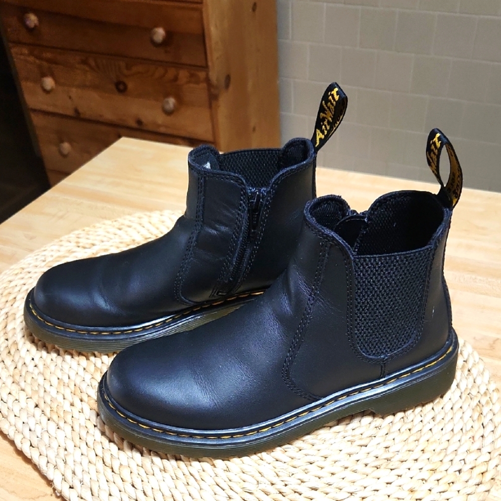 DOC MARTINS.